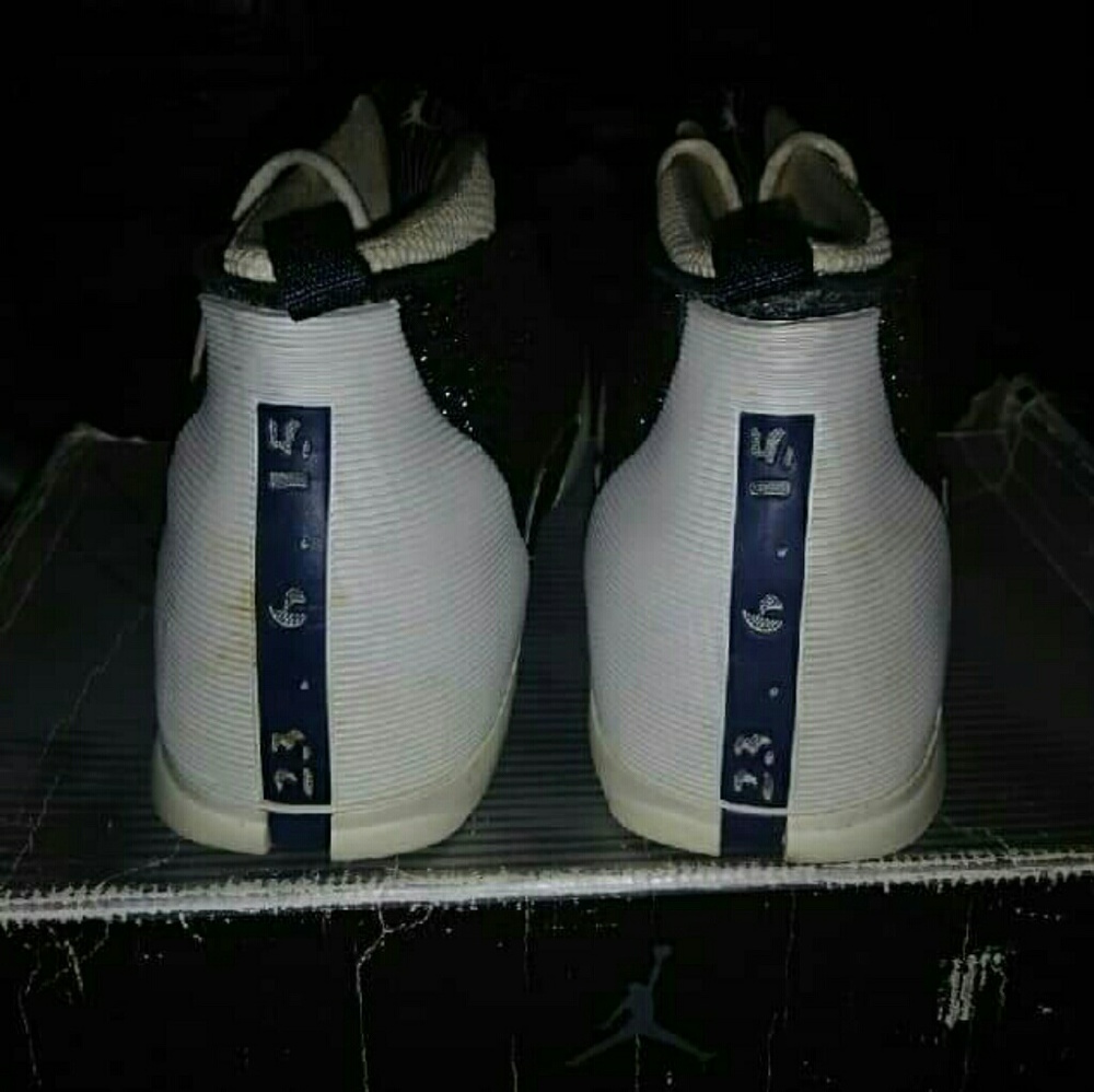1999/2000 OG Obsidian 15s SIZE 13 (NEED A REGLUE)